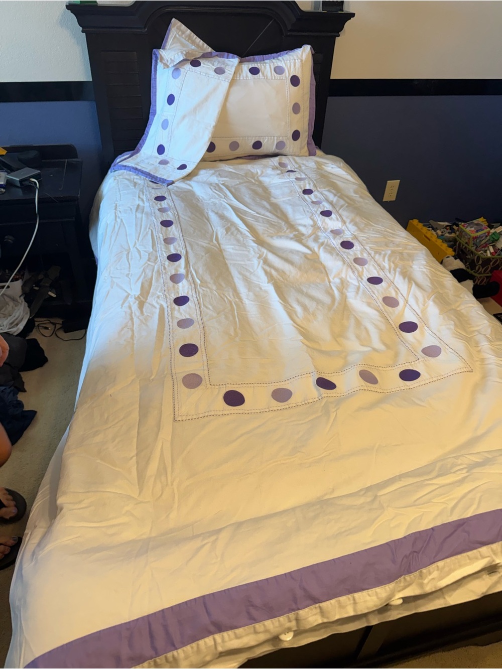 Pottery Barn White Duvet Cover with Purple Polka Dot Border